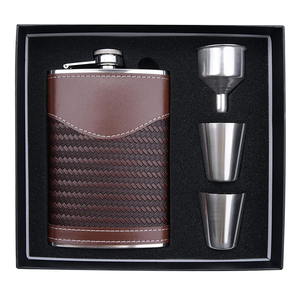 Boîte-<span class=keywords><strong>cadeau</strong></span> de flacon d'<span class=keywords><strong>alcool</strong></span> portable en acier inoxydable pour whisky en cuir personnalisé 2 tasses de flacon de hanche de 8 oz pour hommes <span class=keywords><strong>cadeau</strong></span> de Noël bon marché - Product Image 1