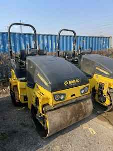 Rouleau compresseur à double tambour BOMAG BW120ad-5 d'occasion, 3 tonnes, rouleau vibratoire - Product Image 2