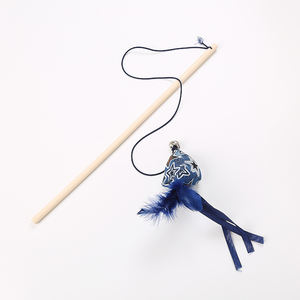 Neues Jeans material Übungs spiel Spaß Interaktiver Pet Chaser Teaser Draht Katzen spielzeug Feder stab - Product Image 5