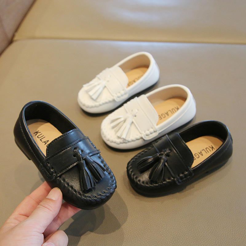 Zapatos elegantes y cómodos de vestir para niños