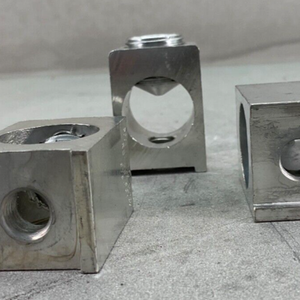 وحدة تحكم KT5300-3 أصلية جديدة متوفرة في المستودع، وحدة تحكم PLC قابلة للبرمجة للأتمتة - Product Image 1