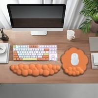 Ensemble de tapis de souris pour clavier ergonomique Repose-poignet en mousse à mémoire de forme nuage Repose-poignet en silicone de style dessin animé mignon Base antidérapante pour les jeux