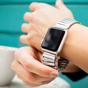 Bracelet en acier inoxydable tendance pour <span class=keywords><strong>Apple</strong></span> <span class=keywords><strong>Watch</strong></span> <span class=keywords><strong>SE</strong></span> Band Series 6 5 4 3 2 Bracelet en métal <span class=keywords><strong>40</strong></span> <span class=keywords><strong>mm</strong></span> 44 <span class=keywords><strong>mm</strong></span> 38 <span class=keywords><strong>mm</strong></span> 42 <span class=keywords><strong>mm</strong></span> pour IWatch Belt - Product Image 4