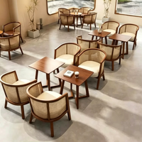 JUN HENG Ensemble de table et chaises de restaurant commercial en bois massif et rotin, style nordique, pour cafés, bars et zones de réception