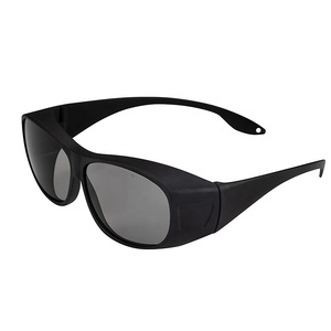 Venta caliente <span class=keywords><strong>Gafas</strong></span> protectoras transparentes negras <span class=keywords><strong>Gafas</strong></span> <span class=keywords><strong>de</strong></span> seguridad baratas <span class=keywords><strong>Gafas</strong></span> <span class=keywords><strong>de</strong></span> trabajo <span class=keywords><strong>de</strong></span> <span class=keywords><strong>protección</strong></span> ocular personal - Product Image 1