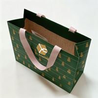 Sacs cadeaux en papier mat de luxe avec logo personnalisé, sacs de shopping écologiques recyclés avec poignées pour l'emballage de boutiques et de commerces de détail
