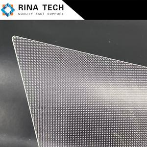 Luminaire suspendu en acrylique en forme de triangle équilatéral personnalisé avec LED à haute luminosité et design personnalisable - Product Image 6
