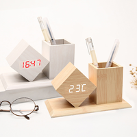Porte-stylo de bureau en bois/bambou Rhombus, horloge numérique LED, chargeur de téléphone sans fil - Couleur et taille personnalisées |   Services