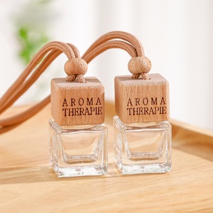 Deodoranti per auto di fabbrica 8ML Mini vetro trasparente profumato bottiglia diffusore Aroma ciondolo aromaterapia con tappo di legno - Product Image 1