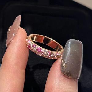 Bague superposée tendance en argent sterling 925 plaqué or rose avec corindon rouge et diamant rose dense incrusté, dégradé de diamants roses - Product Image 1