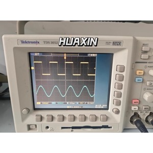 ออสซิลโลสโคปดิจิตอลฟอสเฟอร์ Tektronix TDS3052 แบบสองช่องสัญญาณ ความถี่ 500 MHz ความเร็ว 5 GSs - Product Image 3