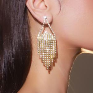 Boucles d'oreilles pendantes rétro européennes et américaines pour femmes, exagérées, simples, avec pampilles, cristaux et strass scintillants, bijoux de mariage - Product Image 3