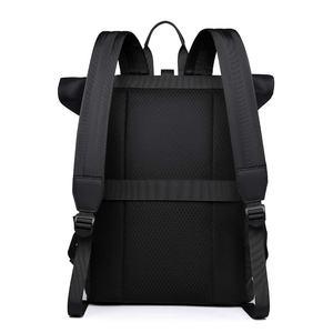 Sac à dos de voyage grande capacité pour homme, style outdoor, avec un toucher haut de gamme - Product Image 4