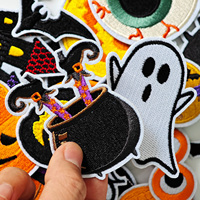 32 Pièces de Patchs Brodés Thermocollants Halloween, Motifs Fantôme Blanc et Citrouille, Appliques Thermocollantes pour DIY sur Sacs, Sacs à Dos, Chapeaux