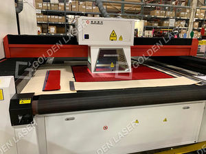 Máquina de corte por láser completamente cerrada para materiales de aislamiento <span class=keywords><strong>Tela</strong></span> con sistema de transportador al vacío - Product Image 4