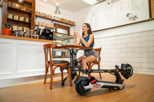 คูคิริน เอ็ม4 แม็กซ์, ยางกันลื่นขนาด 10 นิ้ว, ระบบกันสะเทือนแบบโช้คคู่, สกู๊ตเตอร์พับได้, สำหรับการเดินทางระยะสั้น, คู่หูในเมือง, ยานพาหนะสำหรับในมหาวิทยาลัย, ไฟ LED - Product Image 2