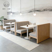 Ensemble de mobilier de restaurant incurvé pour café : chaises, tables et banquettes