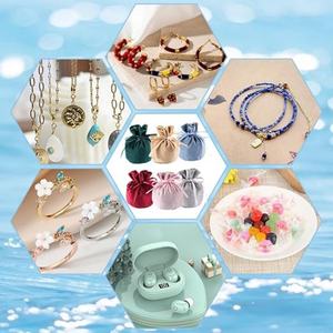 Sac en velours recyclable imprimé sérigraphié avec logo personnalisé H&G, multicolore, avec cordon de serrage, organiseur de rangement pour écouteurs, fond en flanelle - Product Image 4