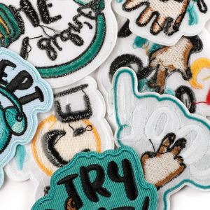 Patch brodé thermocollant avec mots anglais – Cool et élégant pour vêtements, chapeaux, décoration, cadeau - Product Image 3