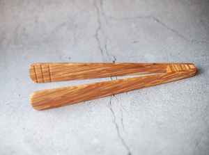 Pinces en bois écologiques pour la cuisine, la préparation des aliments, le service et le retourne des aliments, fabriquées en bois de haute qualité - Product Image 2