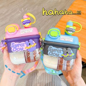 Nuovo 2023 Cartoon children outdoor portable water bottle Cute kids mother 500ml sub-warehouse bottiglie d'acqua in plastica con cannuccia - Product Image 6
