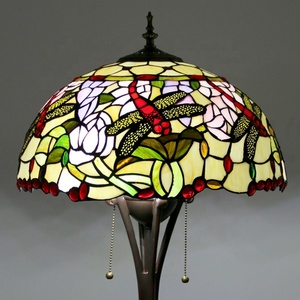 Lampe de sol LED en verre coloré traditionnel LongHuiJing, diamètre 16 pouces, abat-jour multicolore pour usage résidentiel - Product Image 3