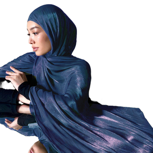 Écharpe en <span class=keywords><strong>soie</strong></span> scintillante de luxe pour femmes Hijab en mousseline de <span class=keywords><strong>soie</strong></span> unie brillant élégant châle de fête pour dames foulards pour femmes de mariage - Product Image 2