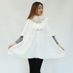 Meilleur prix d'usine taille unique femmes col en fourrure de renard <span class=keywords><strong>Cape</strong></span> en laine mélangée <span class=keywords><strong>Cape</strong></span> <span class=keywords><strong>manteau</strong></span> avec col en fourrure hiver tissé moelleux châle en fourrure de renard - Product Image 2
