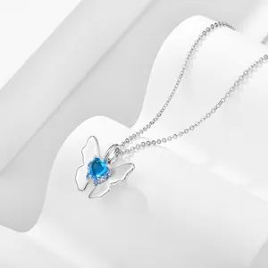 Collier ajustable en argent sterling 925 avec aigue-marine et papillon en forme de cœur bleu avec pendentif papillon en zirconium cubique