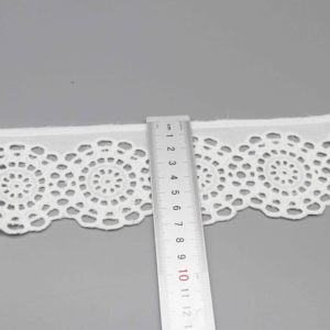 شريط دانتيل قطني عريض 7.2 سم أبيض بنمط زهور ثلاثي الأبعاد على الطراز الأوروبي للفساتين البوهيمية وحواف الستائر - Product Image 5