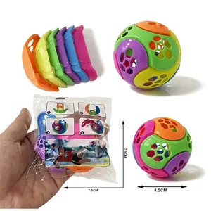 2023 सस्ते अनुकूलित प्लास्टिक DIY 4.5cm इकट्ठा पहेली गेंद खोखले आउट मिनी बच्चों को शिक्षा मज़ा अंडा कैप्सूल खिलौना प्रचार उपहार