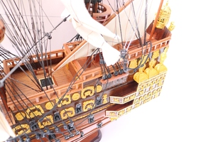 เรือรบโบราณ GIA NHIEN SOVEREIGN SEAS ทำจากไม้ขัดเงา งานแฮนด์เมด พร้อมฐานตั้งโชว์ สำหรับตกแต่งบ้านและสำนักงาน - Product Image 5