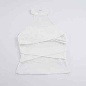 Top Corto Halter con Encaje Blanco para Mujer, Estilo Y2K con Fruncido Cruzado en la Parte Delantera, Ideal para Fiestas de Verano y Moda Urbana - Product Image 6