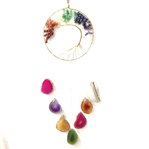 Enveloppé à la main grande taille gravier naturel <span class=keywords><strong>jade</strong></span> cristal <span class=keywords><strong>arbre</strong></span> <span class=keywords><strong>de</strong></span> vie agate pièce pendentif décoration <span class=keywords><strong>de</strong></span> jardin rideau pendentif pour la maison - Product Image 1