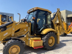 รถตักล้อยาง CAT 428F ใหม่เอี่ยมพร้อมอุปกรณ์ครบครัน เครื่องจักรก่อสร้างอเนกประสงค์สำหรับงานทางหลวงและงานวิศวกรรมในเมือง - Product Image 4