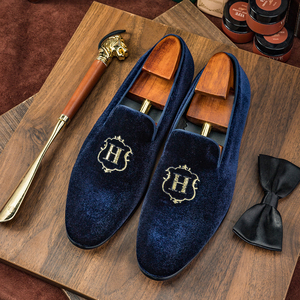 2021 nuevo diseño de moda de lujo material de <span class=keywords><strong>terciopelo</strong></span> de deslizamiento en fumadores <span class=keywords><strong>zapatos</strong></span> para hombres - Product Image 2