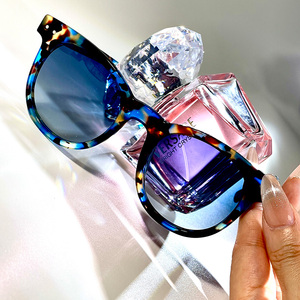 偏光ユニセックスパイロットサングラス UV400保護 快適なフルリムフレーム 高級ブランド Pureline Eyewear - Product Image 1