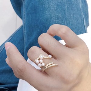 Bague ouverte en perle d'eau douce double, faite à la main, couleur or K, étoile à cinq branches, design simple et tendance - Product Image 3