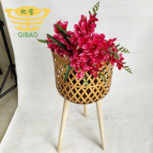 <span class=keywords><strong>Maceta</strong></span> <span class=keywords><strong>tejida</strong></span> a mano de ratán PE con pata de madera independiente, cesta de flores al aire libre, venta al por mayor - Product Image 2