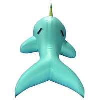 Grand radeau flottant gonflable Narwhal pour fête à la piscine