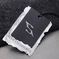 Étiquettes de vêtements personnalisées de luxe, papier spécial réfléchissant irisé au laser avec techniques UV, écologiques, chapeaux, vêtements