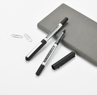 Stylo publicitaire M005 à bille en gel en plastique, pointe extra fine (0,5 mm), encre noire, design droit et fluide