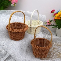 Panier de rangement en rotin en gros pour la décoration, mini panier cadeau pour enfant, panier à fleurs marron et blanc en plastique tressé fait main