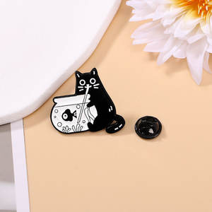 Pièce personnalisée en fer moulé, frappée à l'emporte-pièce, émaillée dure, électroplaquée, imprimée UV, de forme sur mesure, motif ange, animal, Feng Shui, religieux, de prière - Product Image 1