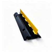 Canaux en caoutchouc Protecteur de câble Defender léger Utilisation intérieure Rampe de câble de sécurité durable pour chaussée à un canal