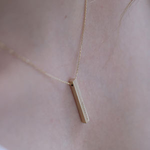 सोने की बार हार का व्यक्तिगत नाम मार्गार्नेट उत्कीर्ण ऊर्ध्वाधर पेंडेंट गहने उसके लिए अद्भुत उपहार बनाता है - Product Image 1