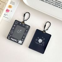 Porte-clés promotionnel en acrylique motif dessin animé, étui mignon en plastique transparent pour carte d'identité Kpop, support personnalisé en acrylique pour carte photo avec chaîne à billes et clochette