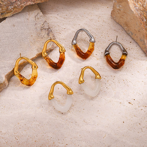 Bijoux pour femmes, boucles d'oreilles créoles en acier inoxydable haut de gamme, style français, couture creuse, design irrégulier, pour un luxe discret, niche vintage - Product Image 4