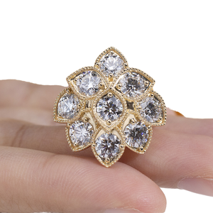 Anillo de Compromiso de Oro Amarillo de 14K con Diamante Redondo Brillante y Moissanita en Bisel para Mujer - Product Image 2