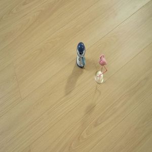 Chine 12mm Hdf imperméable <span class=keywords><strong>Parquet</strong></span> chêne bleu cendre brillant <span class=keywords><strong>gris</strong></span> <span class=keywords><strong>foncé</strong></span> sol stratifié <span class=keywords><strong>gris</strong></span> clair - Product Image 1